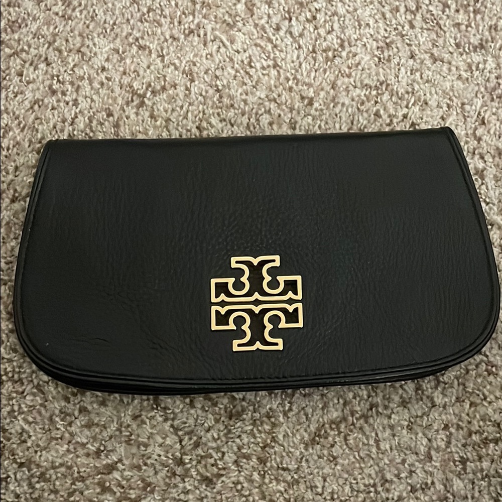 NWOT Tory Burch Britten convertible Black Leather Bag with Gold Emblem